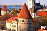 Auf der Stadtfhrung werden Sie mit Geschichte und Gegenwart der estnischen Hauptstadt bekannt gemacht. Noch heute existieren mehr als zwanzig Wehrtrme, die seit dem Mittelalter Teil der Stadtbefestigung waren.